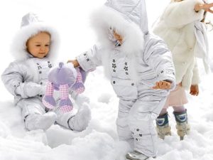 Зимние комбинезоны для девочек1